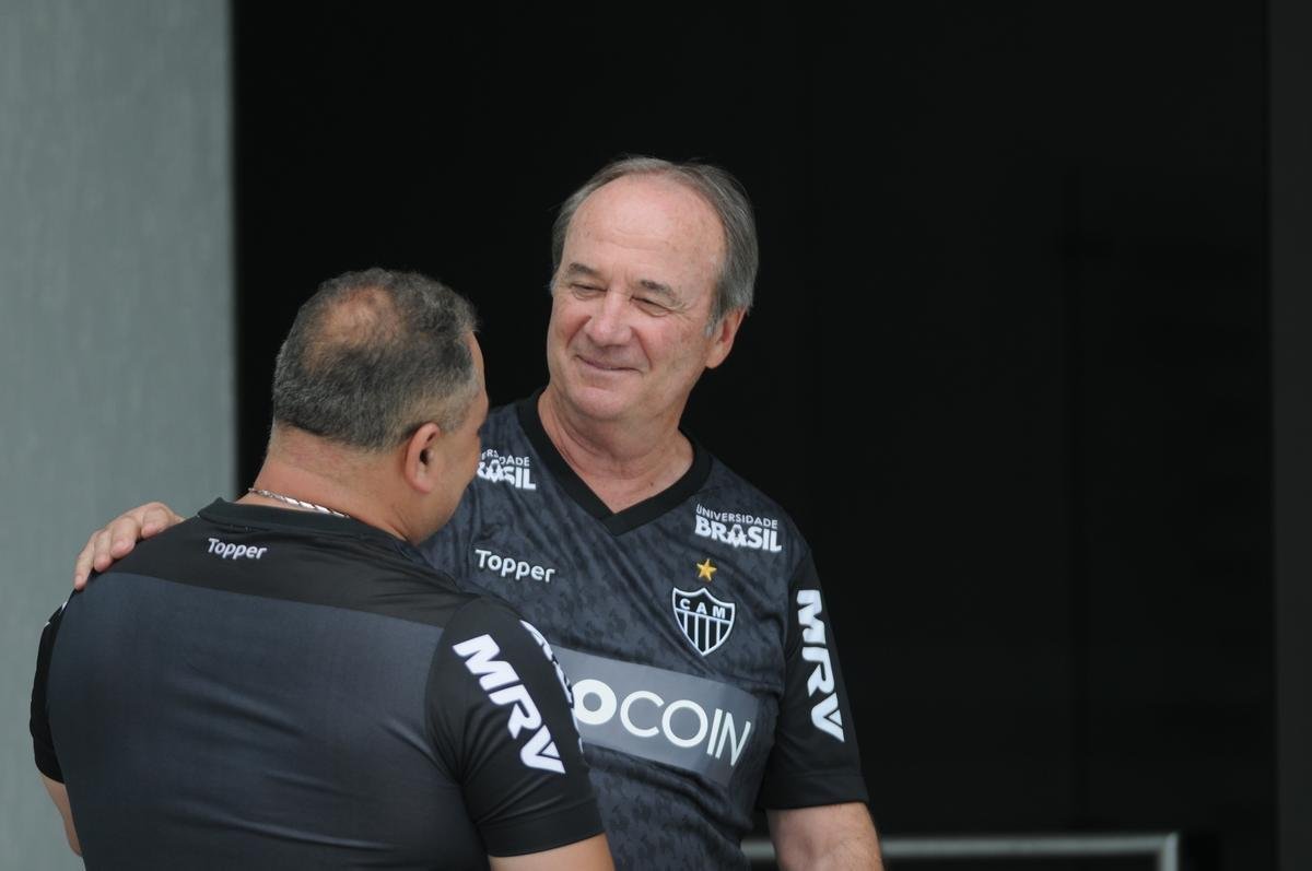 Veja imagens do primeiro dia de trabalho do Atltico no ano