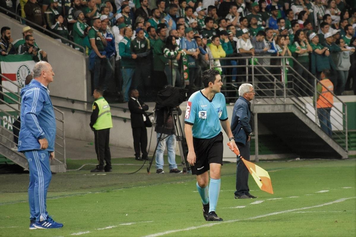 Amrica foi goleado pelo Palmeiras por 4 a 0 no Allianz Parque, mas ainda est vivo na luta contra a queda