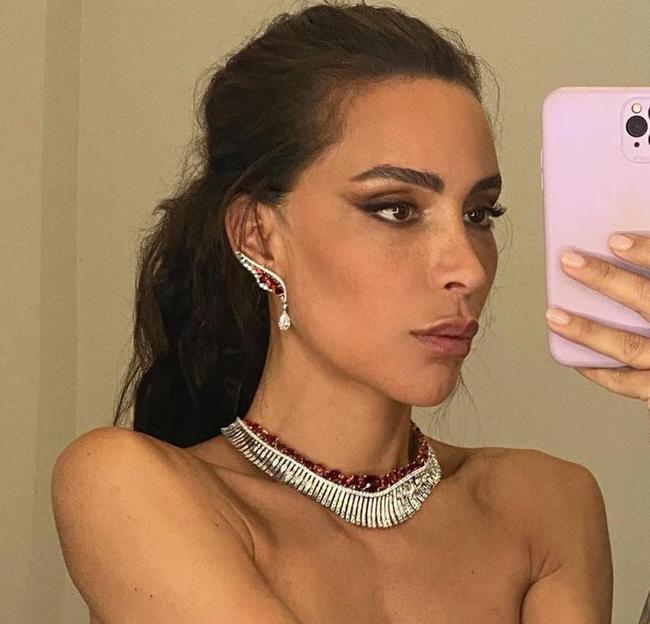 Ines Rau é uma famosa modelo trans da França