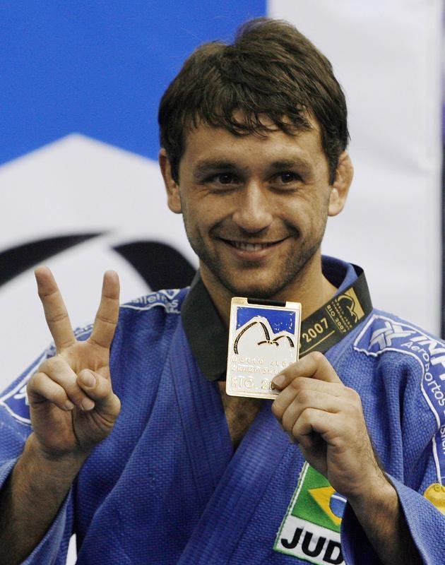 Ex-judoca olmpico e medalhista de ouro em dois Mundiais, Joo Derly concorreu  prefeitura de Porto Alegre pelo Republicanos. Ele recebeu 19.004 votos (2,94%) e ficou na stima posio.