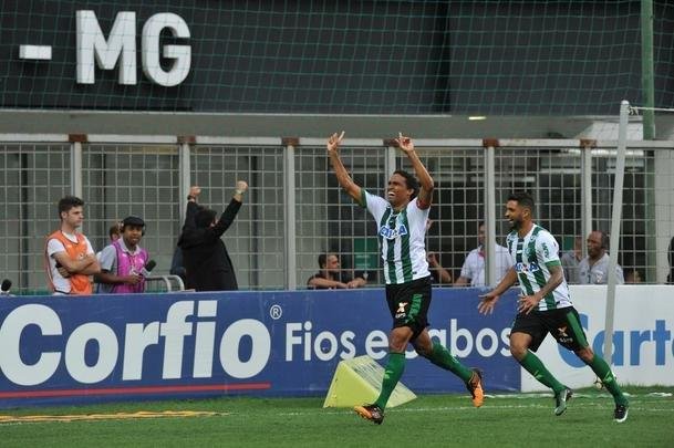 Zagueiro americano Rafael Lima marcou o gol do ttulo sobre o CRB e emocionou o Independncia