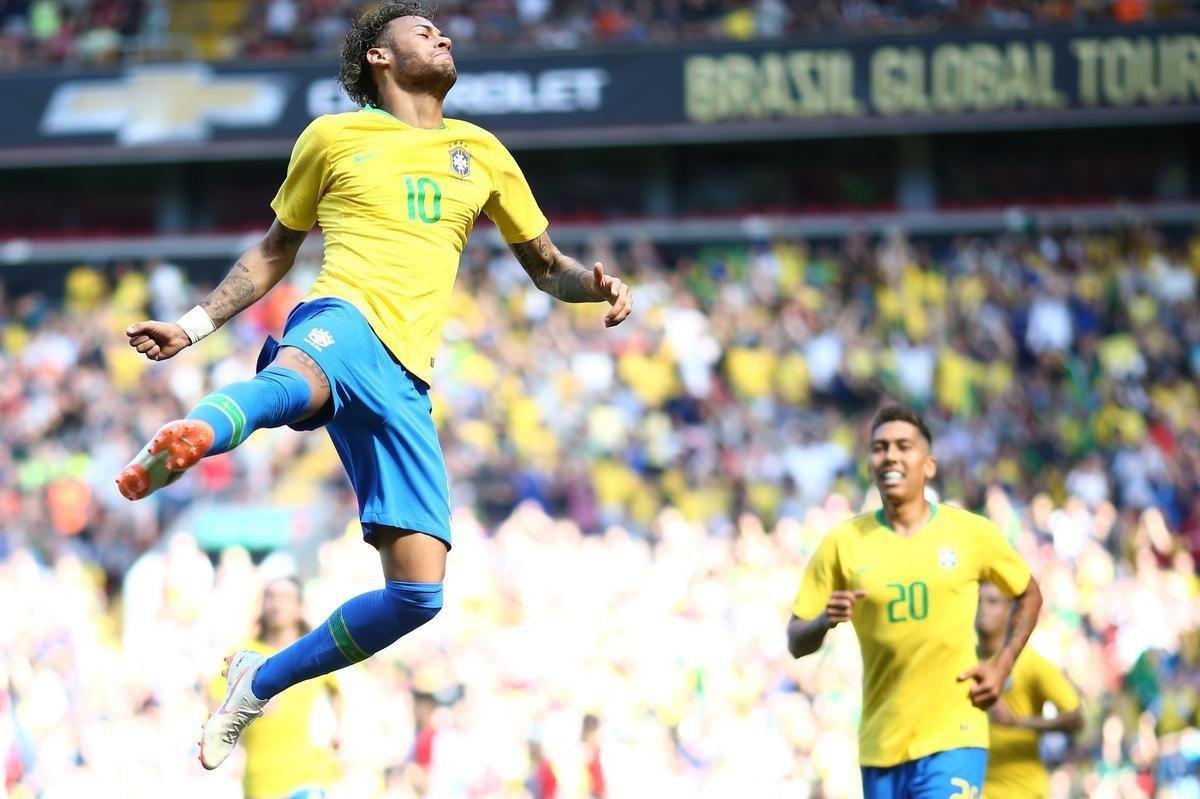 Seleo Brasileira venceu a Crocia por 2 a 0, com gols de Neymar e Roberto Firmino