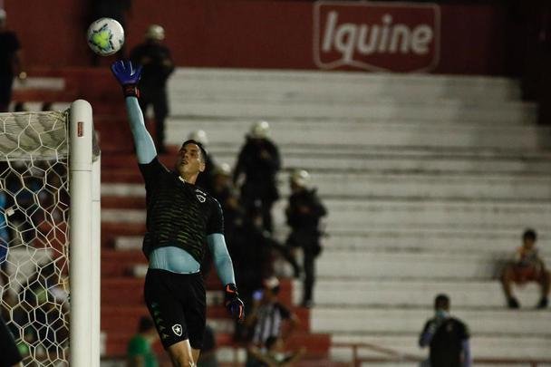 Nos Aflitos, Náutico e Botafogo se enfrentaram pela 2ª fase da Copa do Brasil. Além da classificação, o triunfo valeu uma premiação de R$ 1,5 milhão.