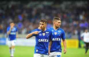 Imagens do jogo entre Cruzeiro e Tupi, no Mineiro