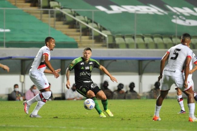 Fotos do jogo entre Amrica e Atltico-GO, no Independncia, em BH, pela 33 rodada do Campeonato Brasileiro de 2021