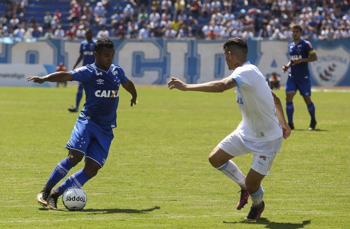 Cruzeiro chegou a abrir 2 a 0 sobre o Londrina, com gols de Lucas Silva e Sassá, mas cedeu o empate no segundo tempo e perdeu nos pênaltis por 3 a 1. Time foi eliminado na semifinal da Primeira Liga.