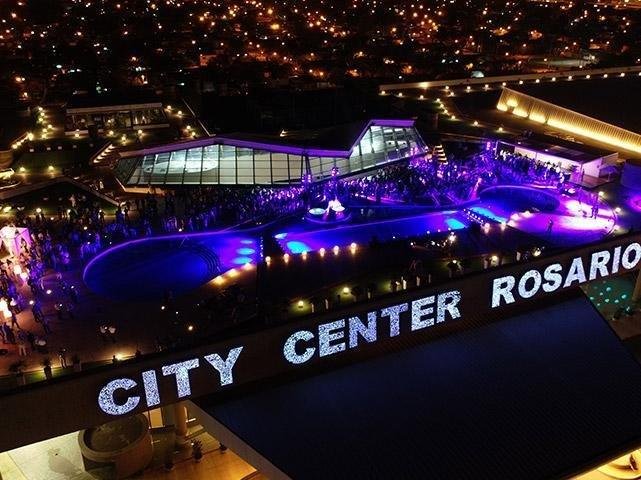 O hotel que abriga o Atltico tem cassino, shopping, spa, piscina, academia e quadras 