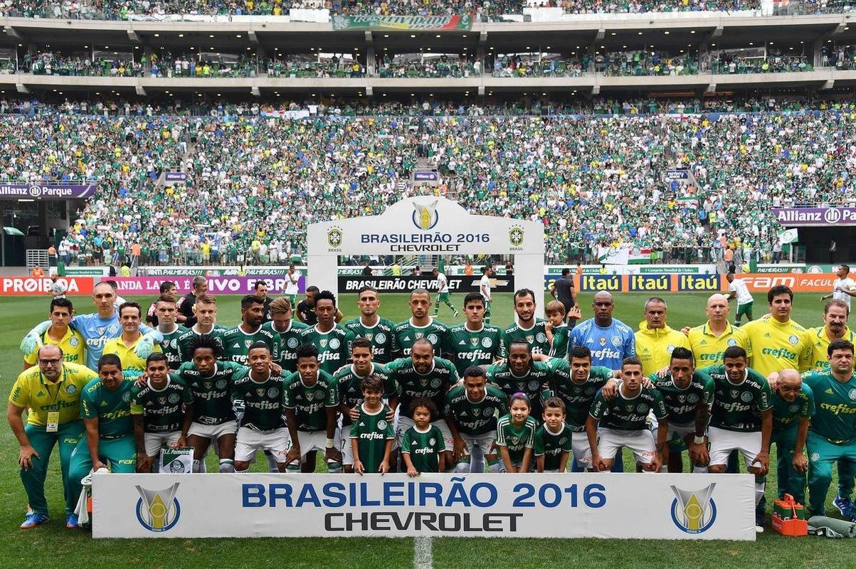 Palmeiras vence Chapecoense no Allianz Parque e conquista nono ttulo brasileiro. Dudu ergueu a taa