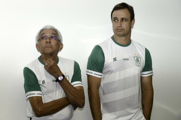 O América se reapresentou nesta quinta-feira para a próxima temporada. Além de já contar com os reforços, o Coelho mostrou o novo uniforme de treino, da Sparta, marca-própria do clube