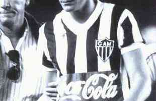 Paulo Roberto Prestes - 504 jogos - Foi jogador do Atltico entre os anos de 1986 e 1996. Com a camisa alvinegra, o lateral-esquerdo marcou 38 gols em 504 jogos. Em 11 temporadas pelo Galo, foi o segundo jogador que mais atuou pelo clube em Brasileiros, com 189 partidas