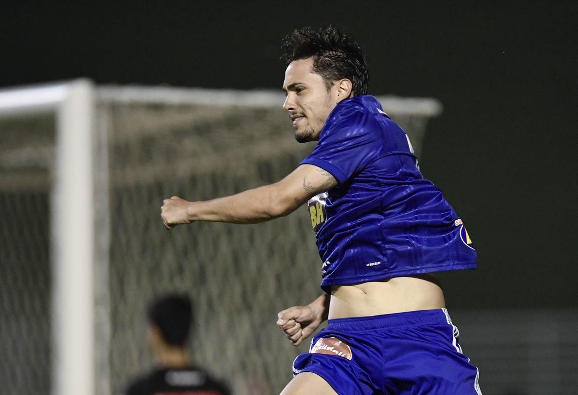 Depois de empatar por 1 a 1 com o Boa, em jogo nico da segunda fase da Copa do Brasil, o Cruzeiro venceu nos pnaltis por 5 a 4 e avanou na competio. Partida foi realizada no Estdio Melo, em Varginha, na Regio Sul de Minas.