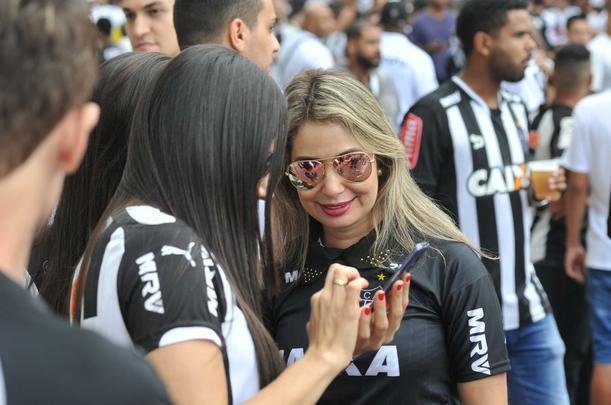 Imagens da torcida do Atltico no clssico contra o Cruzeiro, no Independncia, pelo Campeonato Brasileiro