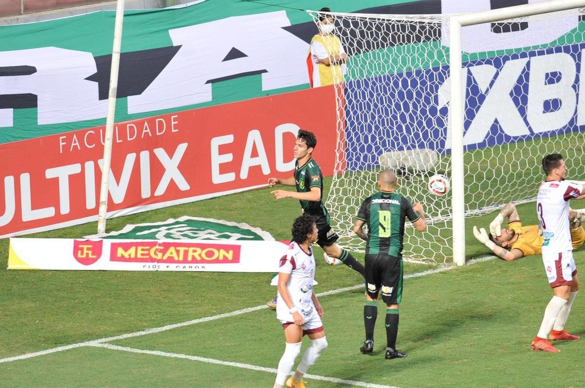 O Amrica recebeu o Patrocinense nesta quarta-feira (16), no Independncia, em Belo Horizonte, para confronto vlido pela 7 rodada do Campeonato Mineiro. A partida marcou a estreia do experiente goleiro Jailson com a camisa do Coelho.