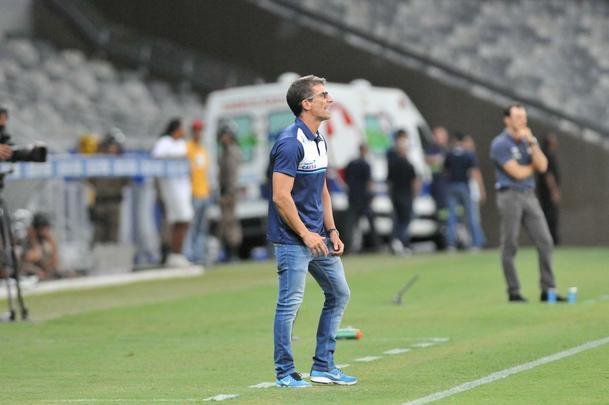 Cruzeiro e Atltico-PR jogaram no Mineiro pela terceira rodada do Grupo C da Primeira Liga