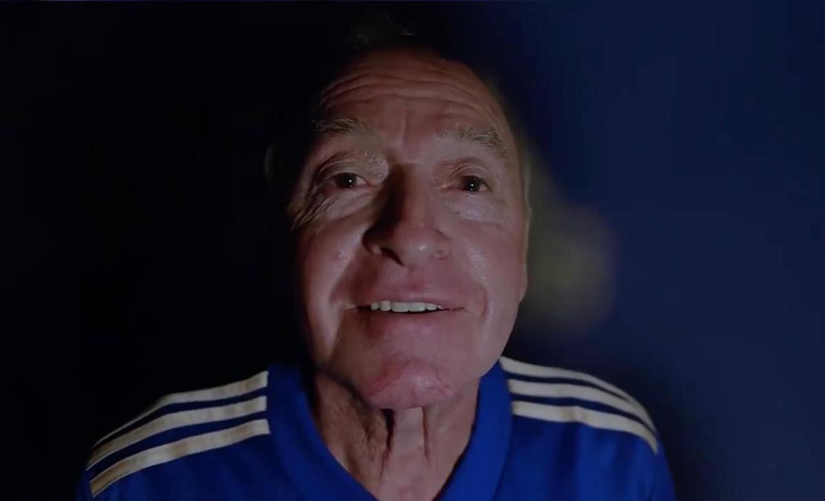 Cruzeiro apresenta  camisa para o ano do centenário. Ídolo do clube, ex-ponta Natal participou do lançamento