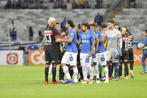 No segundo tempo, Fred marcou duas vezes e ampliou vantagem do Cruzeiro para 3 a 0
