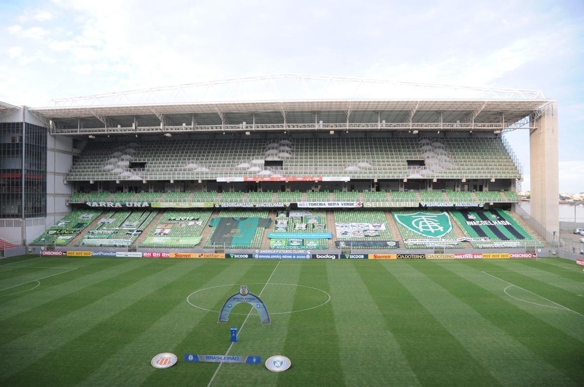 Fotos do jogo entre Amrica e Sampaio Corra, no Independncia, em Belo Horizonte, pela 27 rodada da Srie B do Campeonato Brasileiro
