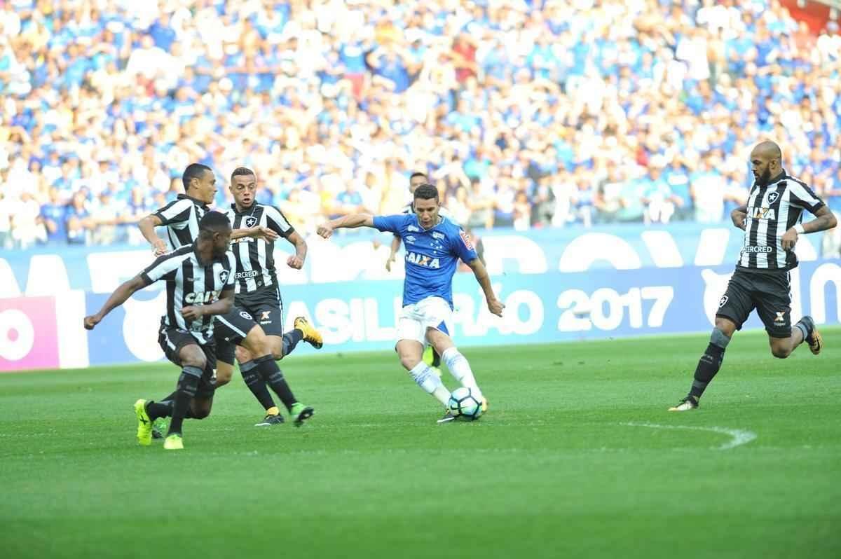 Imagens do jogo entre Cruzeiro e Botafogo, pela 19 rodada do Brasileiro, no Mineiro