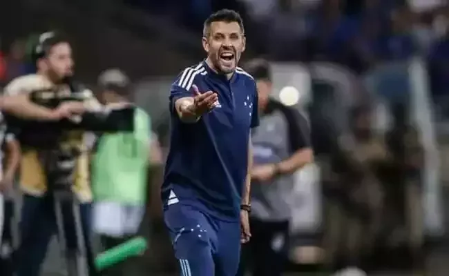 Pezzolano escalou o Cruzeiro com v�rias novidades 