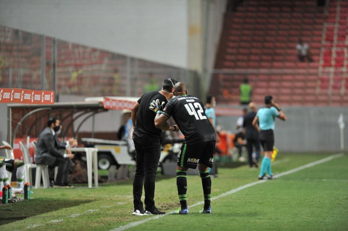 Fotos do jogo entre Amrica e Guaran do Paraguai, no Independncia, em BH, pela segunda fase da Copa Libertadores