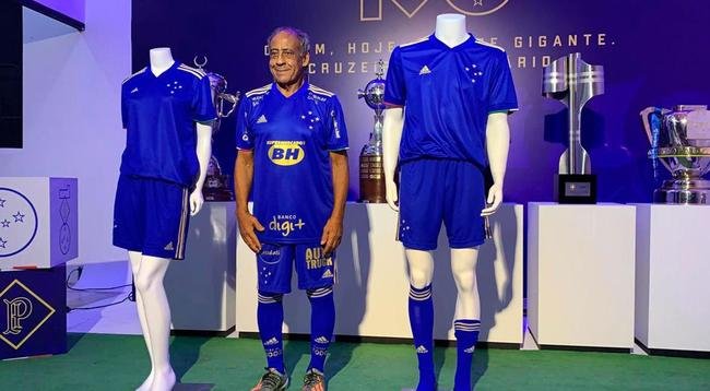 Cruzeiro deu mais detalhes do seu novo uniforme para o ano do centenrio