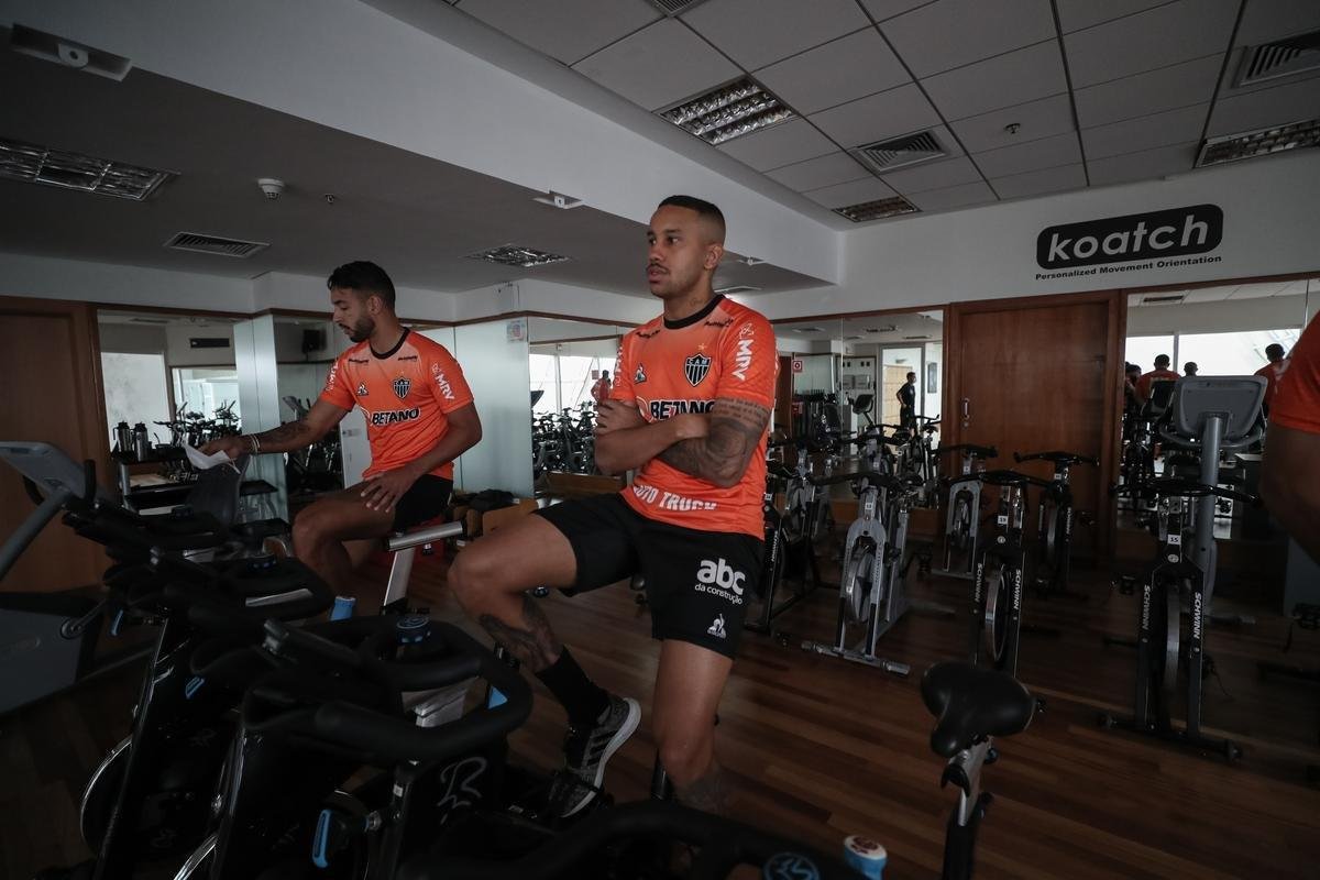 Jogadores do Atltico fizeram uma atividade regenerativa em So Paulo nesta quarta-feira, dia seguinte ao empate por 0 a 0 com o Palmeiras