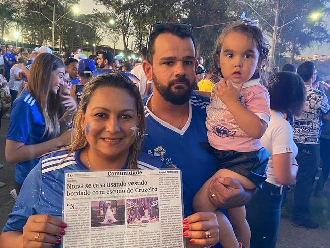Caravana do Cruzeiro em Conselheiro Lafaiete, com a presena de Ronaldo Fenmeno. Milhares de torcedores cruzeirenses compareceram ao Parque de Exposies Tancredo Neves para prestigiar o evento oficial do clube