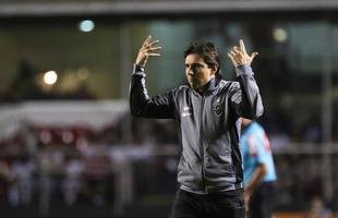 Atl�tico saiu atr�s, conseguiu virada com R�ger Guedes e Ricardo Oliveira, mas cedeu empate no Morumbi