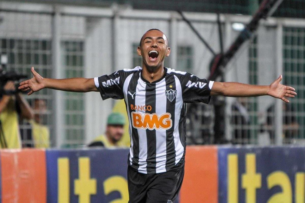 Atltico 4 x 0 Flamengo - Campeonato Brasileiro 2014 - Poucos dias depois da virada histrica, o Atltico recebeu o Flamengo no Independncia e goleou de novo. Luan, duas vezes, Diego Tardelli e Dod marcaram os gols da vitria por 4 a 0. 