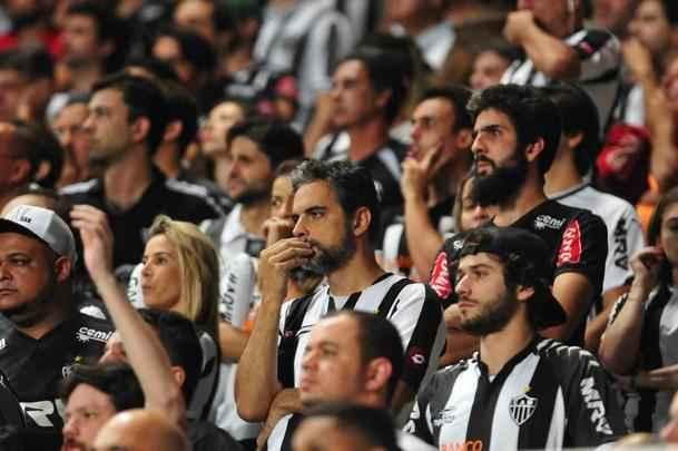 Imagens da tristeza dos atleticanos no Independncia com a eliminao na Copa Libertadores