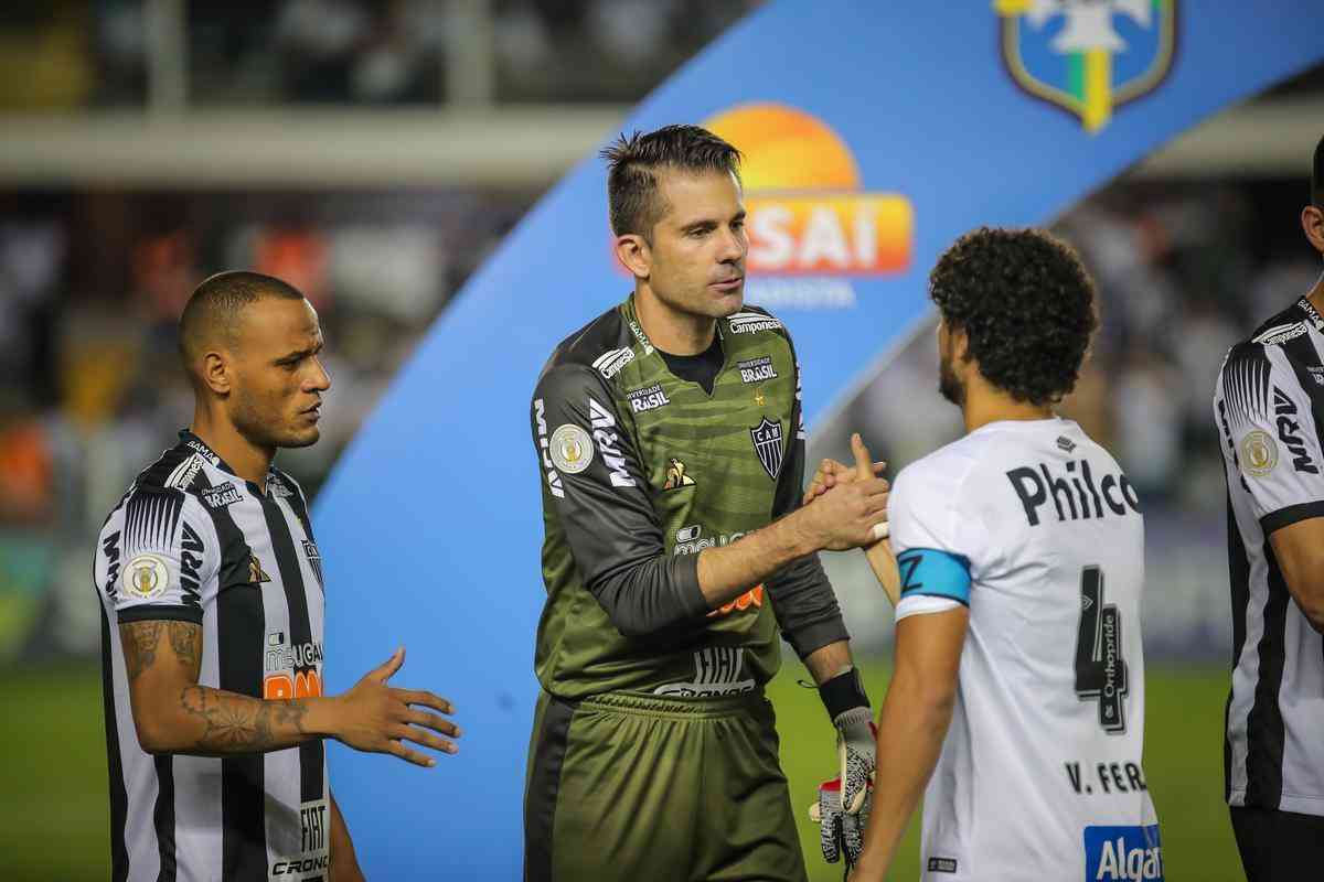 Fotos do duelo entre Santos e Atltico, na Vila Belmiro, pela oitava rodada do Brasileiro