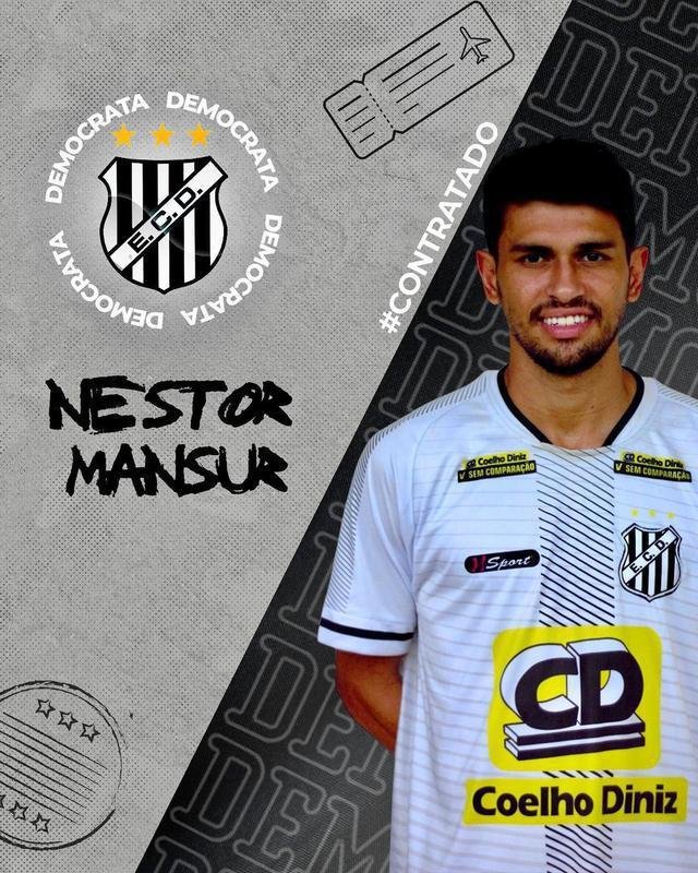 Nestor Mansur - Meio-campista