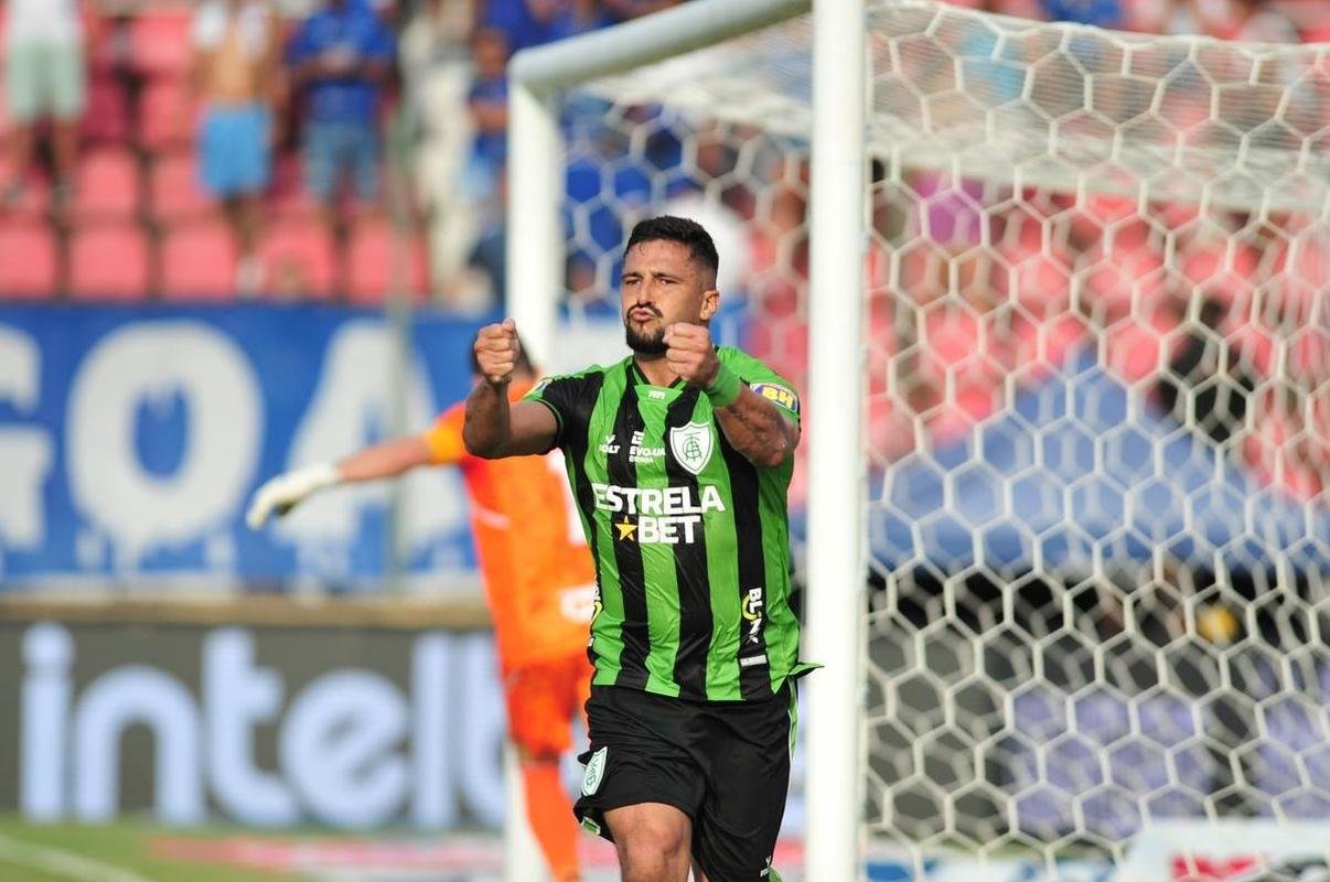 Cruzeiro e Amrica se enfrentaram na Arena do Jacar, em Sete Lagoas, pelo jogo de ida da semifinal do Campeonato Mineiro