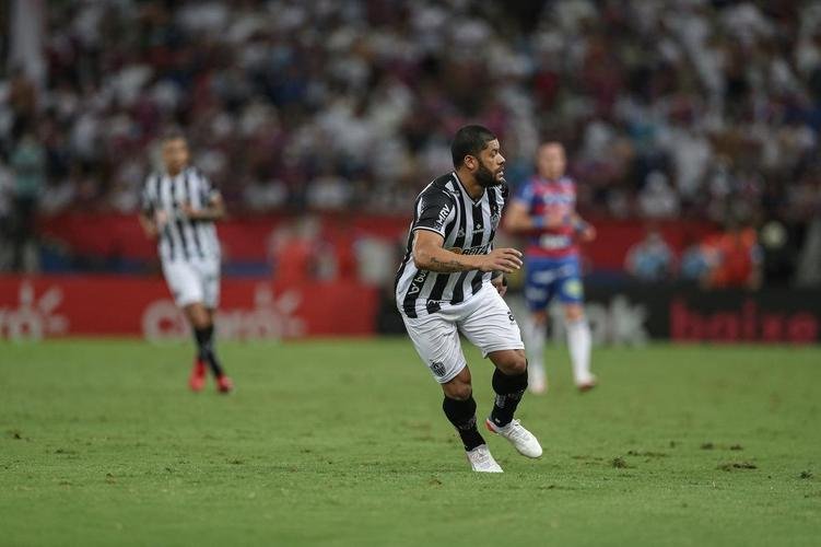 Diego Costa e Hulk marcaram os gols da vitória do Atlético por 2 a 1 sobre o Fortaleza, no Castelão