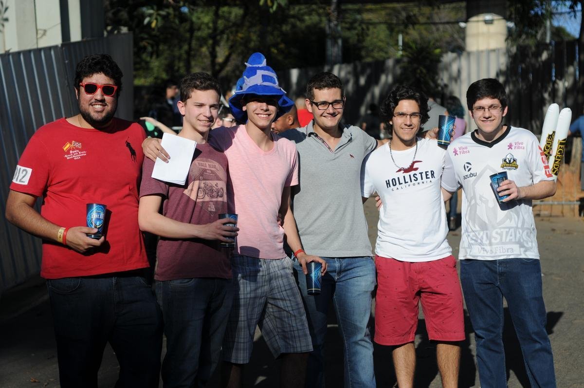 Grupo de amigos vindos de Pium-i, na Serra da Canastra, somente para acompanhar os jogos.