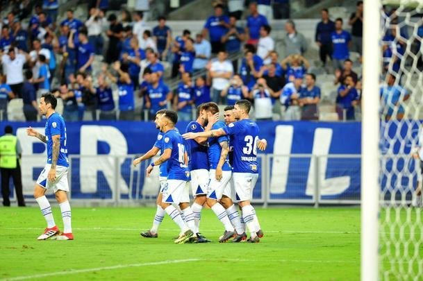 Cruzeiro vence La U por 7 a 0, assume segundo lugar do grupo na Libertadores e segue vivo na disputa