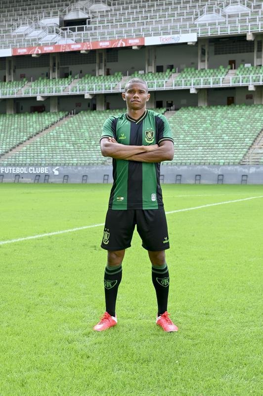 Fotos dos novos uniformes do Amrica