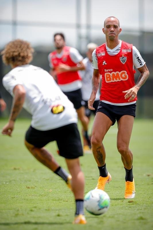 Veja fotos do treino do Atltico