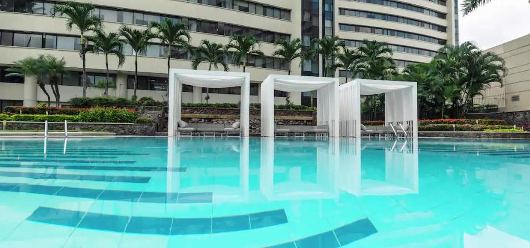 Galo est hospedado no Hilton Colon Guayaquil, localizado em uma regio nobre da cidade litornea no Equador; acomodao quatro estrelas tem estrutura de ponta