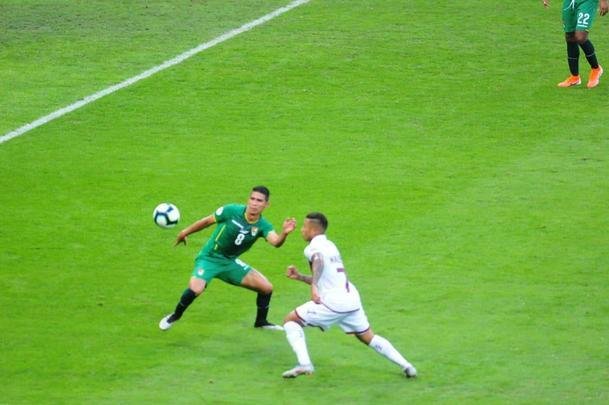 Imagens da partida entre Bolvia e Venezuela