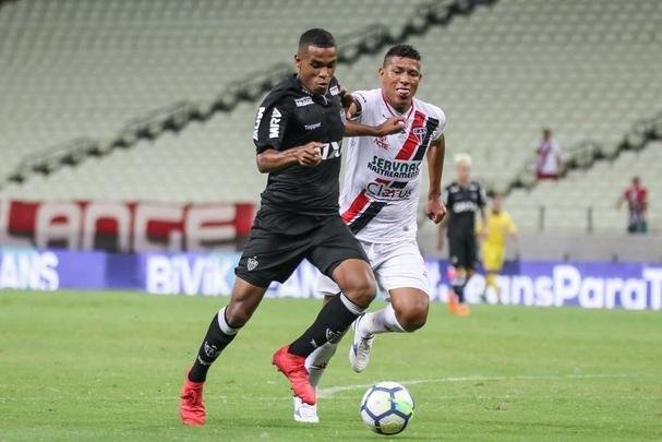 Veja imagens do empate entre Ferroviário-CE e Atlético no Castelão