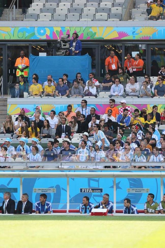 Em 21 de junho de 2014, Diego Maradona esteve no Mineiro, em Belo Horizonte, para assistir ao jogo entre Argentina e Ir, pela Copa do Mundo. Na ocasio, os argentinos venceram o confronto por 1 a 0, com gol do astro Lionel Messi nos acrscimos.