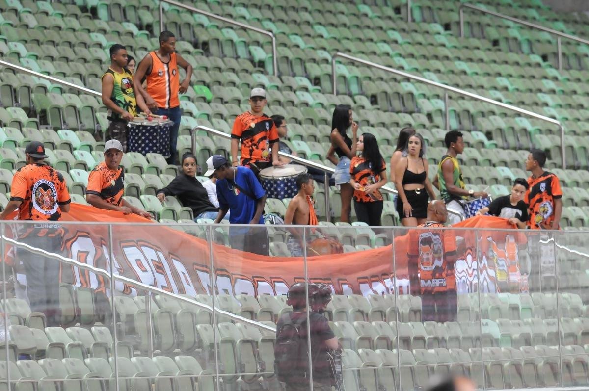 Com gols de Felipe Augusto e Al, Amrica venceu Coimbra por 2 a 0, nesta segunda-feira, no Independncia, pela sexta rodada do Campeonato Mineiro
