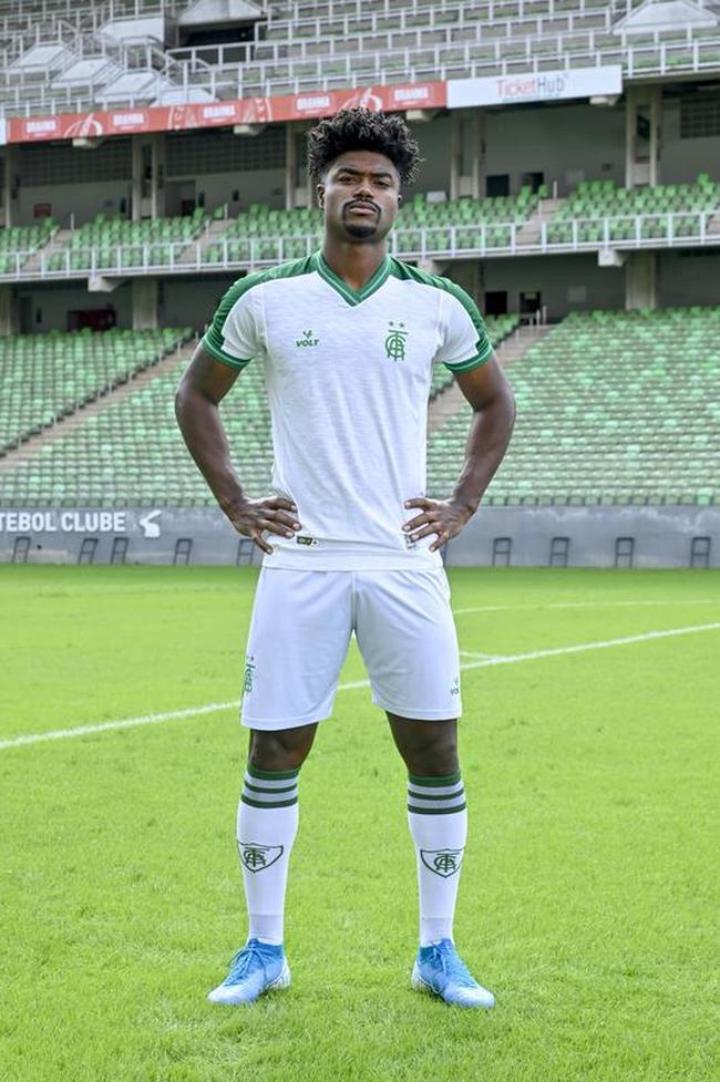 Fotos dos novos uniformes do América