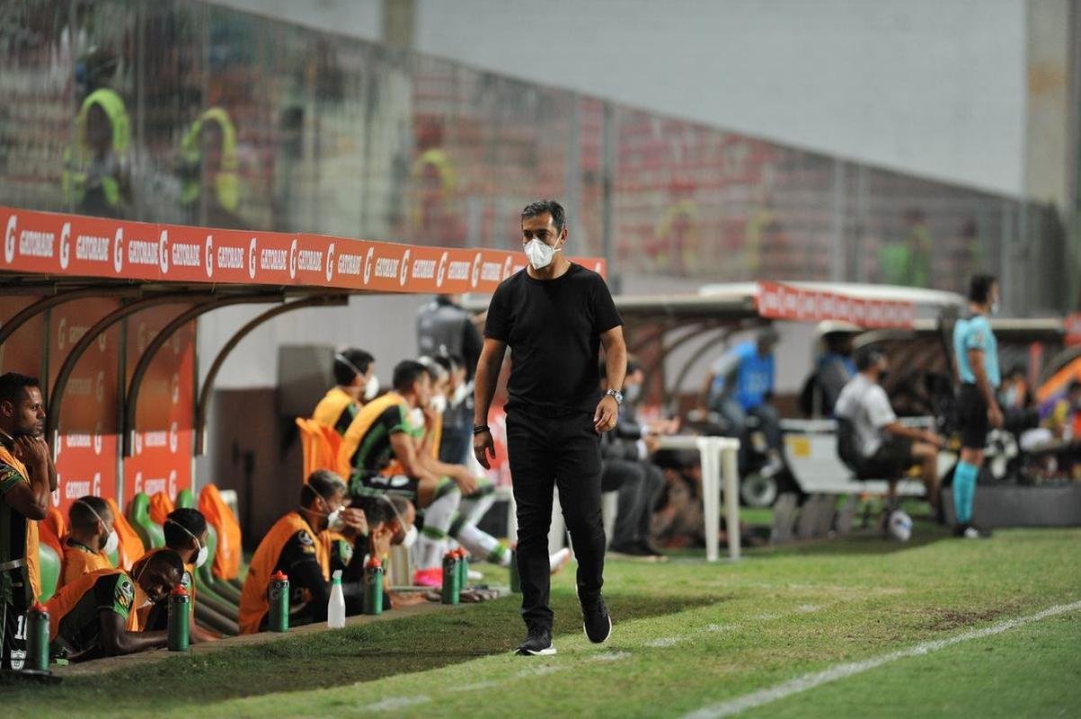 Fotos do jogo entre Amrica e Guaran do Paraguai, no Independncia, em BH, pela segunda fase da Copa Libertadores