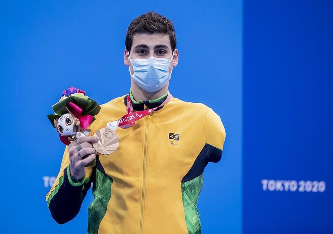 O nadador Talisson Glock faturou um ouro (400m livre S6) e dois bronzes: nos 100m livre S6 e no revezamento 4x50m livre 20 pontos