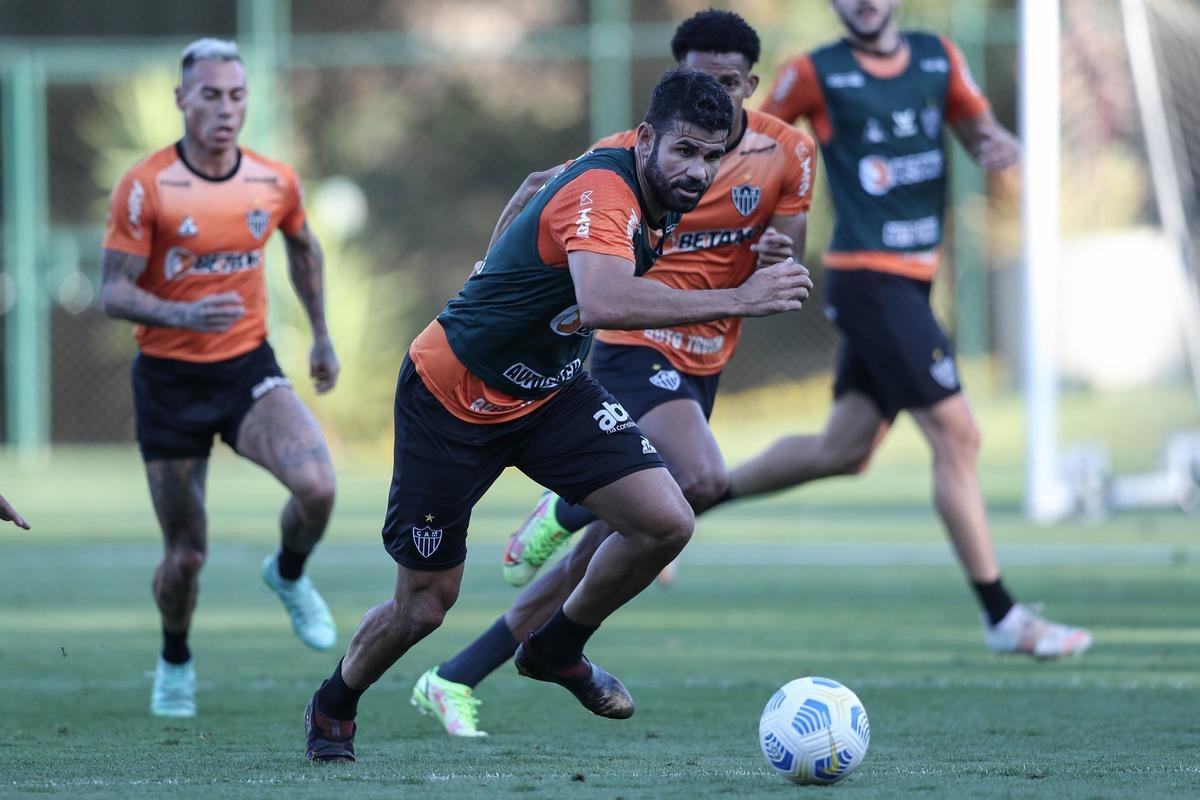 Fotos do primeiro treino de Diego Costa pelo Atltico
