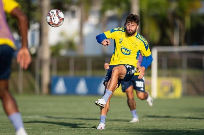 Fotos do treino do Cruzeiro nesta quinta-feira (6/5), na Toca da Raposa II