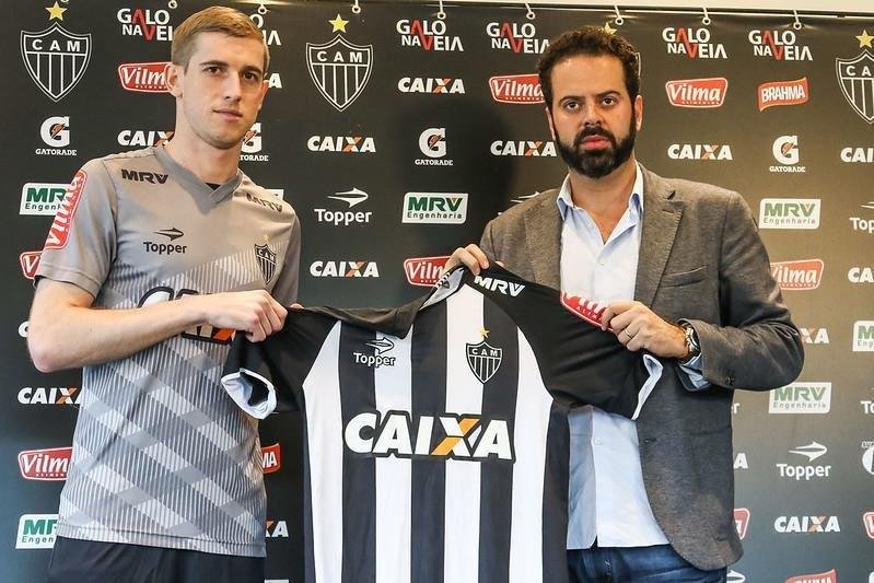 Adilson - Contratado em 2017, foi titular em boa parte de sua trajetria no Atltico. Em 2019, foi forado a se aposentar em funo de cardiomiopatia hipertrfica, uma doena cardaca identificada em exame. Campeo mineiro em 2017, ele marcou dois gols em 99 partidas.