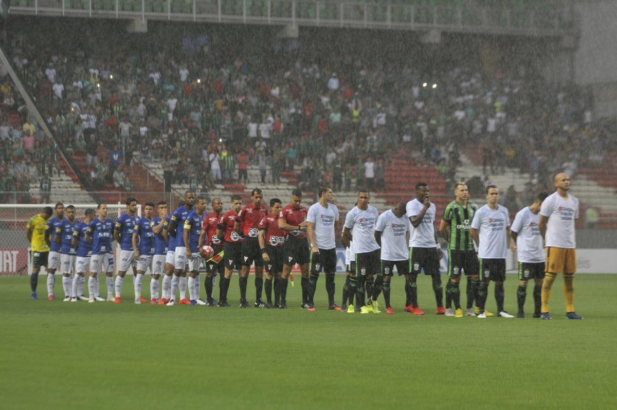 Forte chuva atrasou comeo de Amrica x Cruzeiro, no Horto